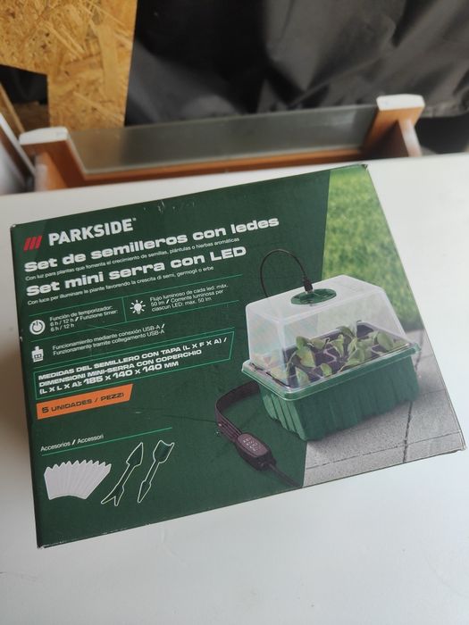 Mini estufa com led (Parkside)