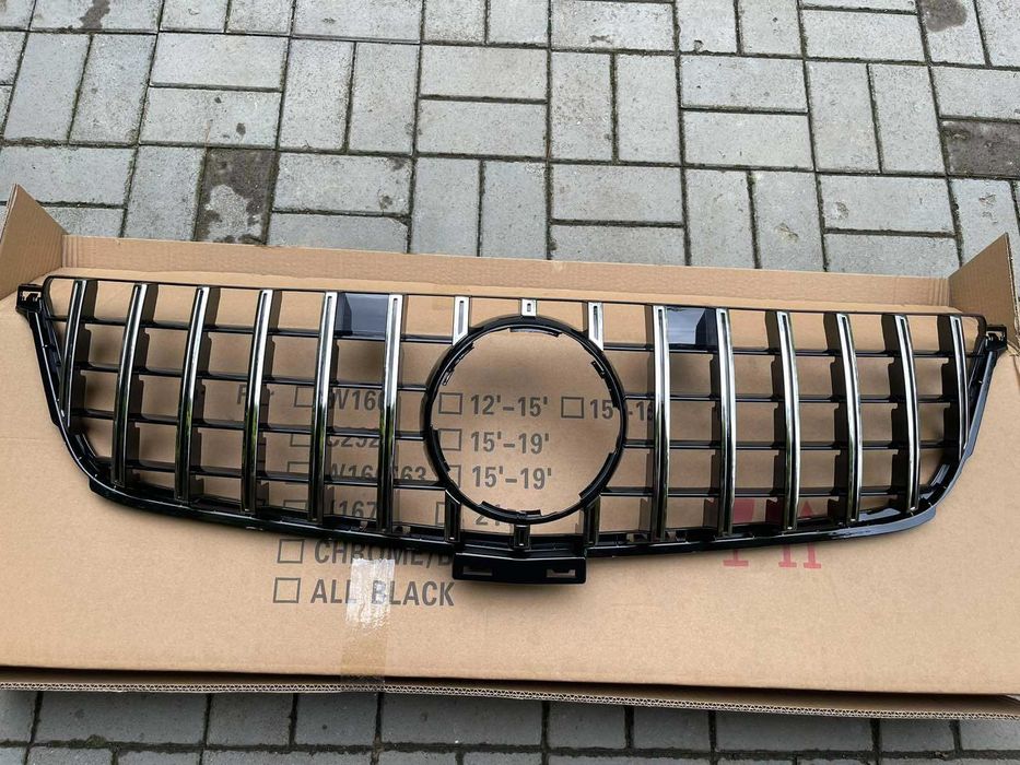 Решітка радіатора Mercedes ML W166 (12-15) тюнінг решетка радиатора GT