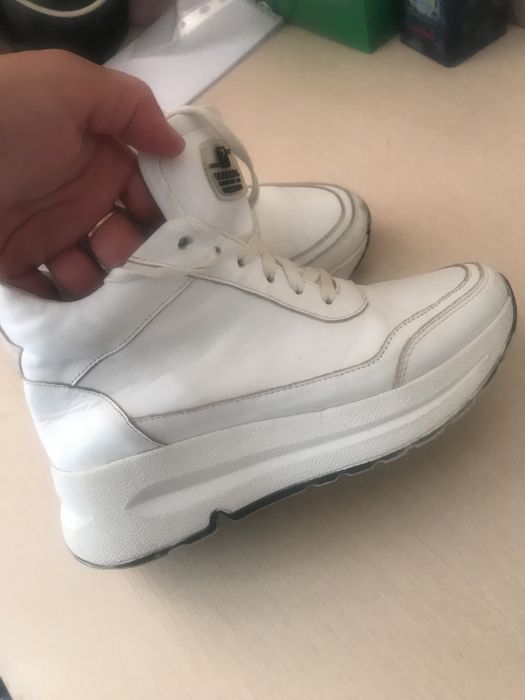 Кросівки шкіряні