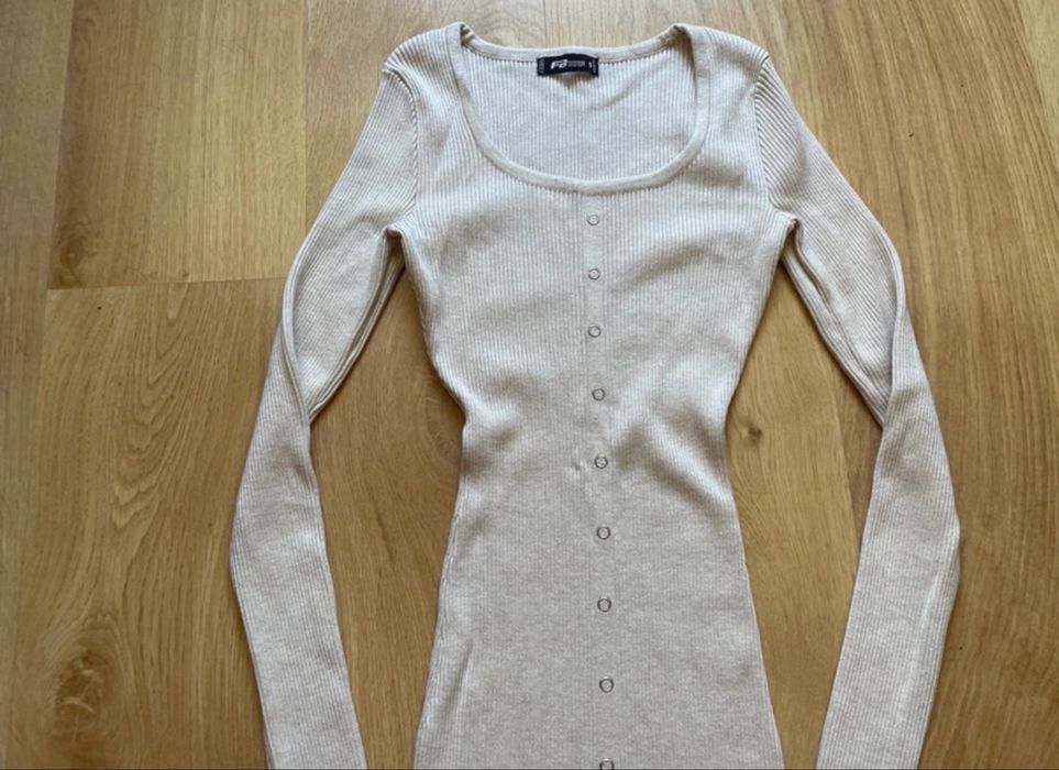 dopasowana krotka sukienka