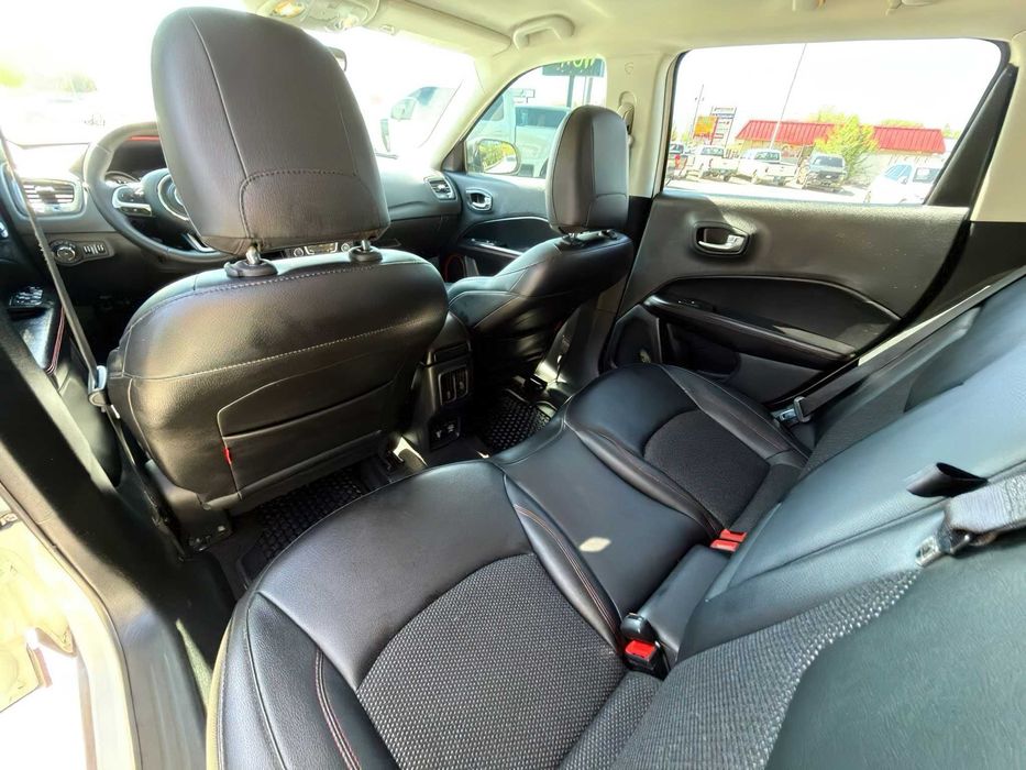 Jeep Compass      2021