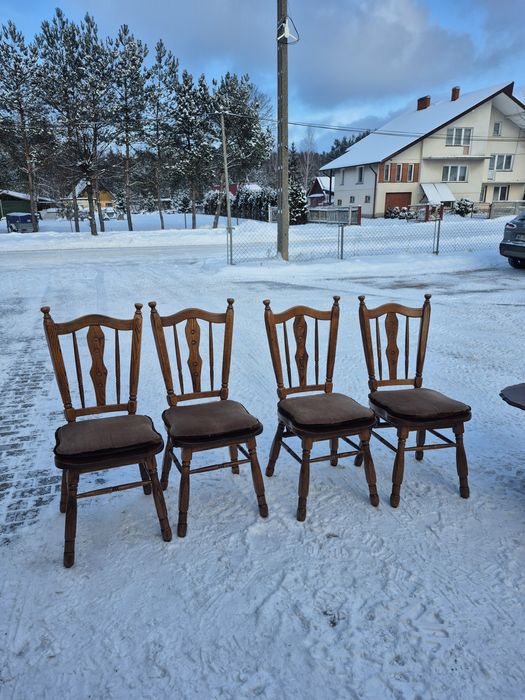 Komplet 4 drewnianych krzeseł