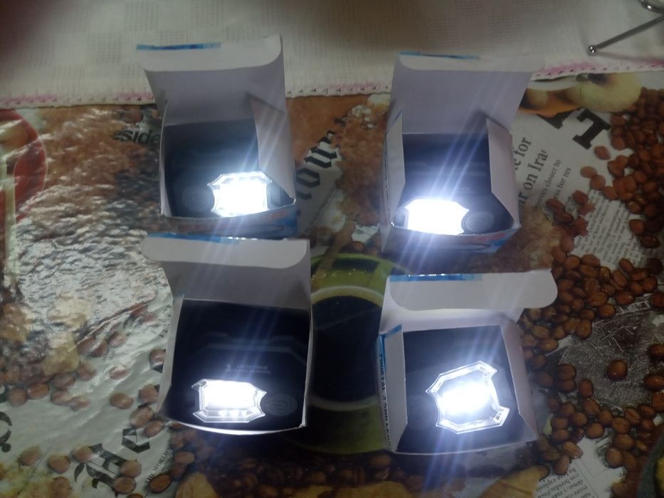 4 Lanternas pequenas para caminhadas / bicicletas