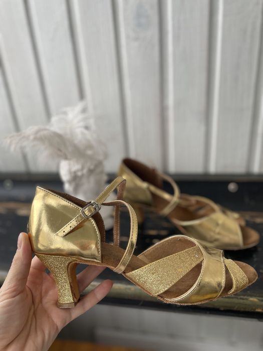 Обувь для танцев