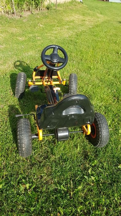 Samochodzik na pedały