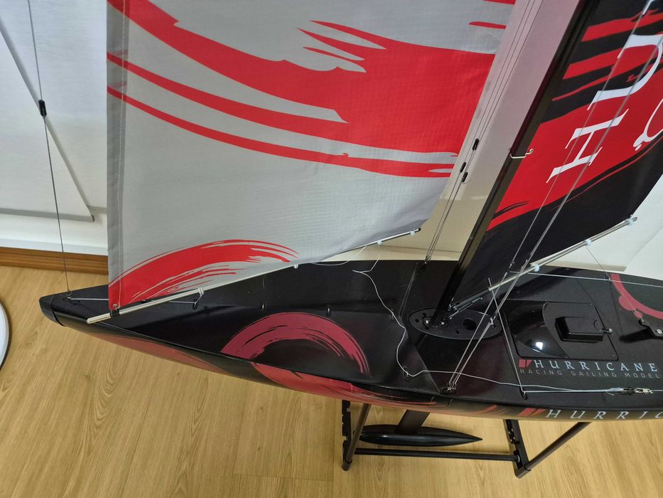 Veleiro RC Hurricane