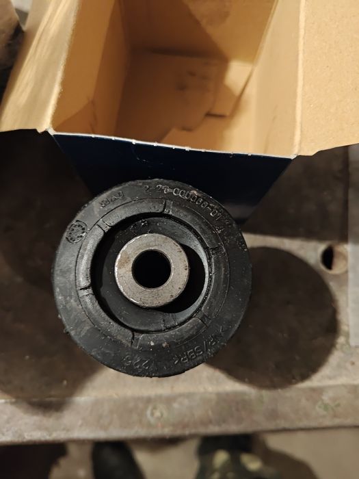 Втулка рессоры Lemforder 30887 01