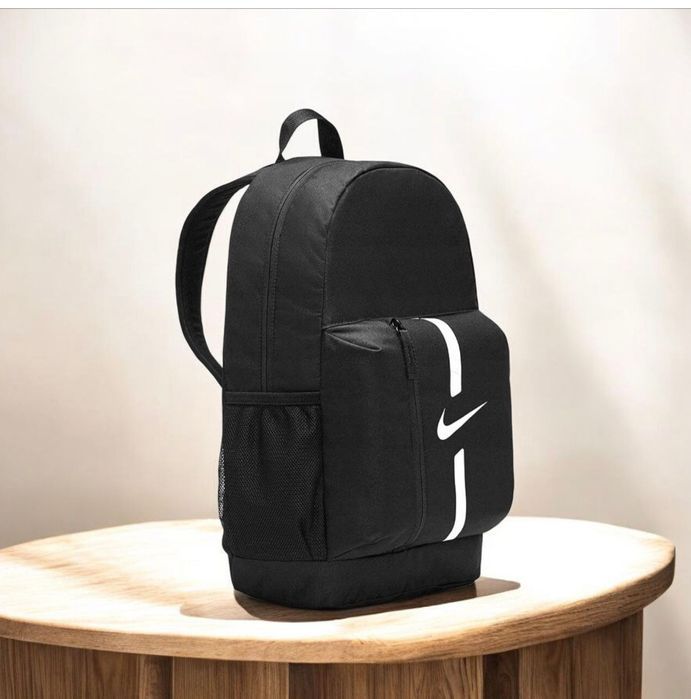 Nowy czarny plecak Nike