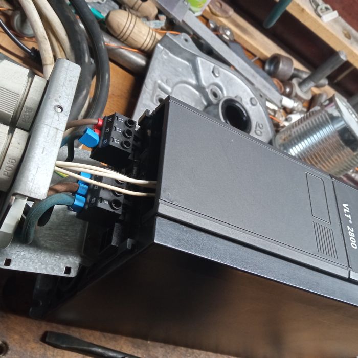 Частотный преобразователь  Danfoss VLT 2800