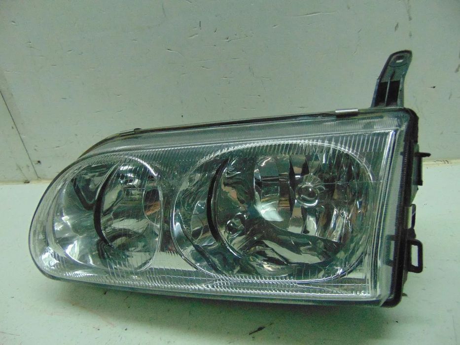 Mitsubishi L400 farol