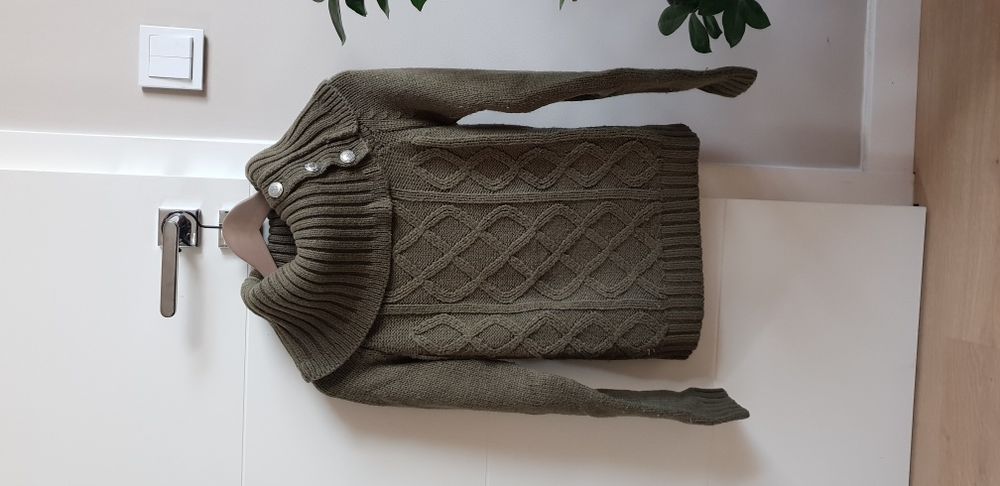 Sweter Reserved S
