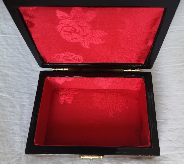 Nowa piękna chińska szkatułka na biżuterię z obrazem z korka