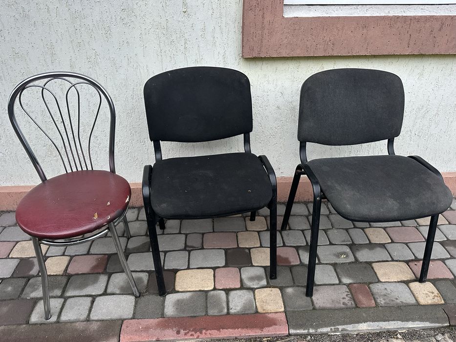 Різні стільці офісні , кухонні та шкільні
