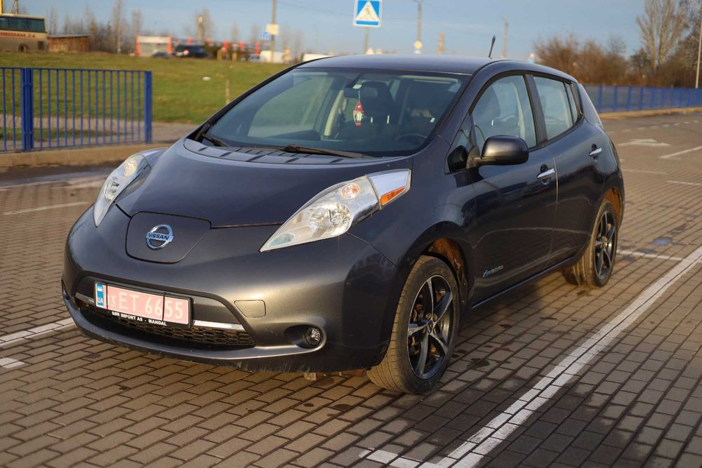 Nissan Leaf 2013  FL (модельний 2014) 24 kWh друга модивікація