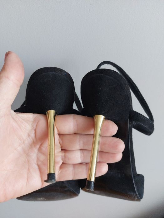 Zara Basic Eleganckie czarne czółenka na złotej szpilce, rozm. 39, obcas 10 cm.