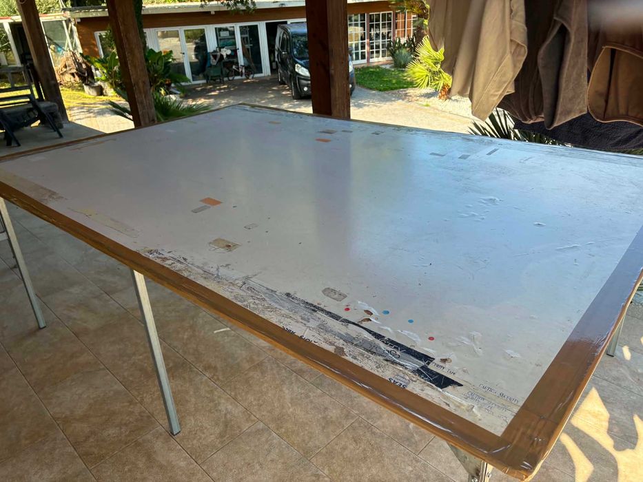 Mesa de apoio a indústria têxtil