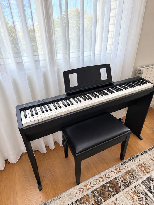 Piano Digital Roland FP-10 + Móvel + Banco + Auscultadores+ Pedal