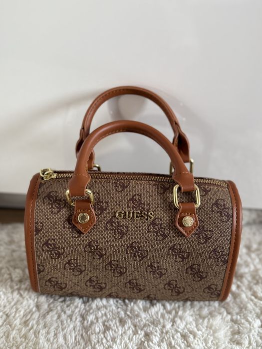 Torebka Guess kuferek