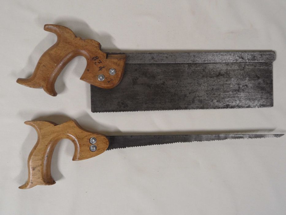 Dwie piły do drewna z PRL-u
