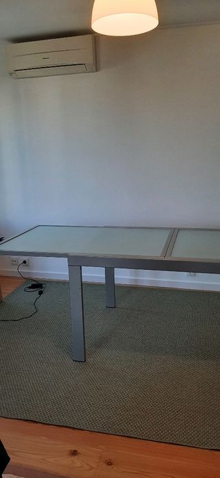 Mesa de jantar de vidro