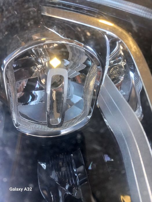 Megane farol esquerdo  led com deficiência