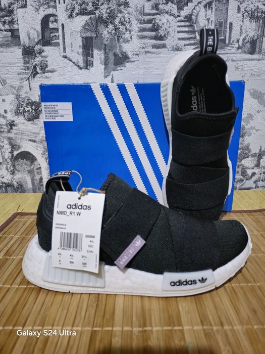 Оригінальні кросівки Adidas
