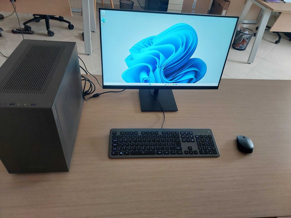Refurbished PC + Monitor, Keyboard, and Mouse | Perfect for Work!64739974039427121