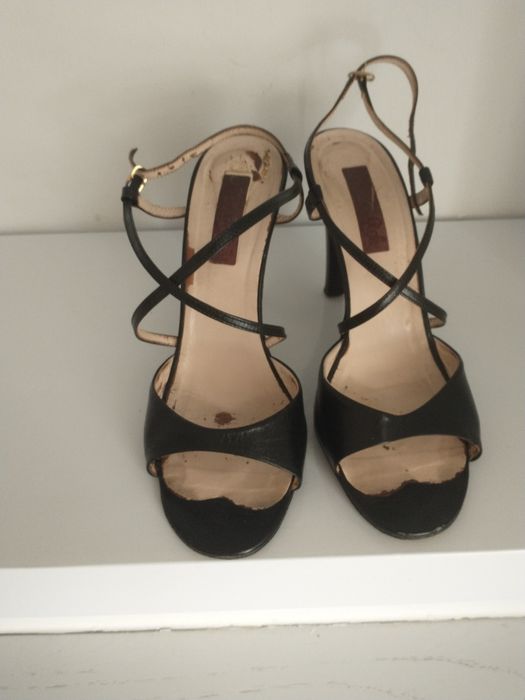 Czarne skórzane sandały na obcasie.Rozmiar 38.