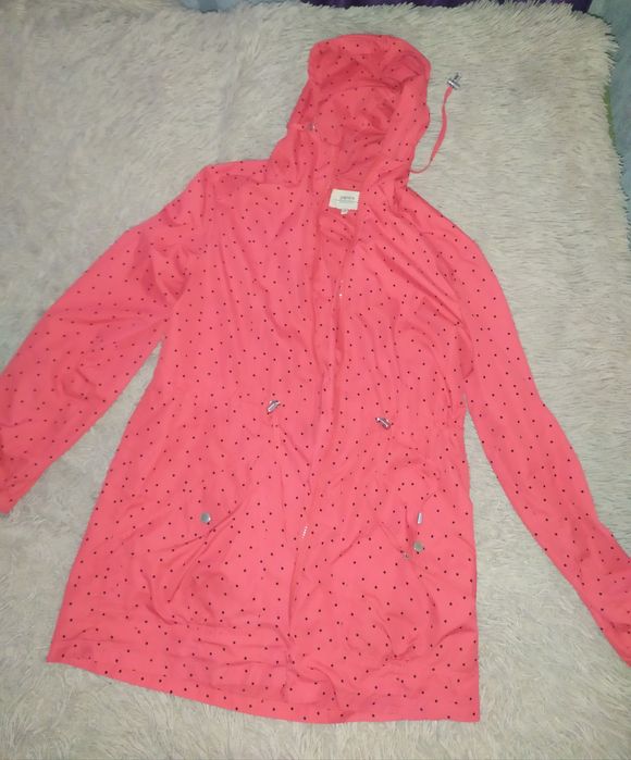 продам червону у синій горошок