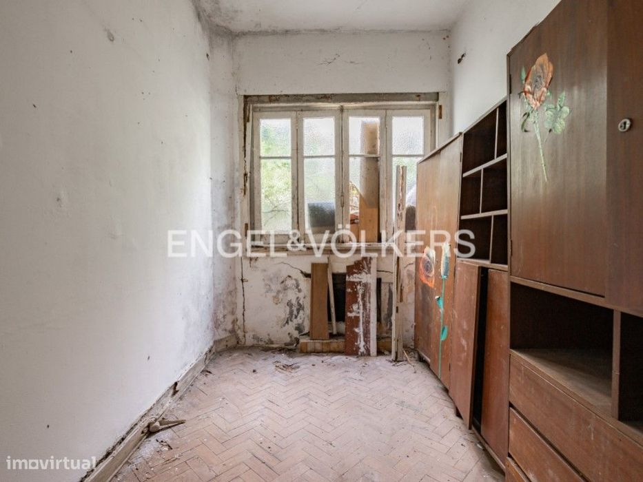 Investment Opportunity near Praça de Espanha