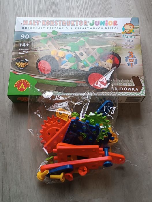 Klocki konstrukcyjne drewniane mały konstruktor junior rajdówka
