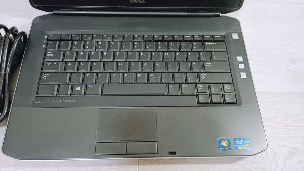 Ноутбук Dell Latitude E5430 / i3-3120M / 320 GB HDD / 8 GB DDR3 / екран 14"