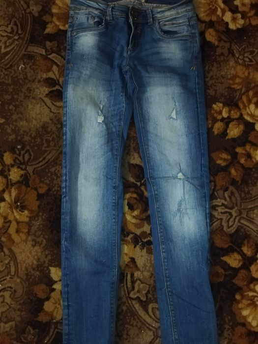 Віддам багато одягу на дівчину розмір XS