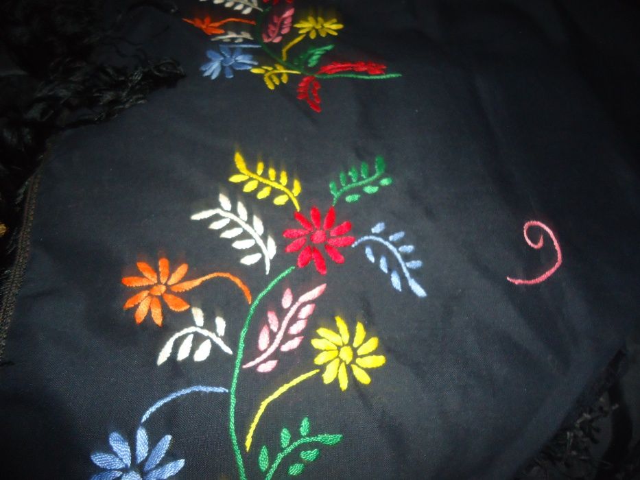 Xaile Bordado à Mão