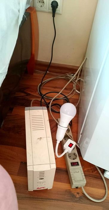 Источник бесперебойного питания APC Back-UPS CS 500 УПС ДБЖ б/у новый аккумулятор 9Ач