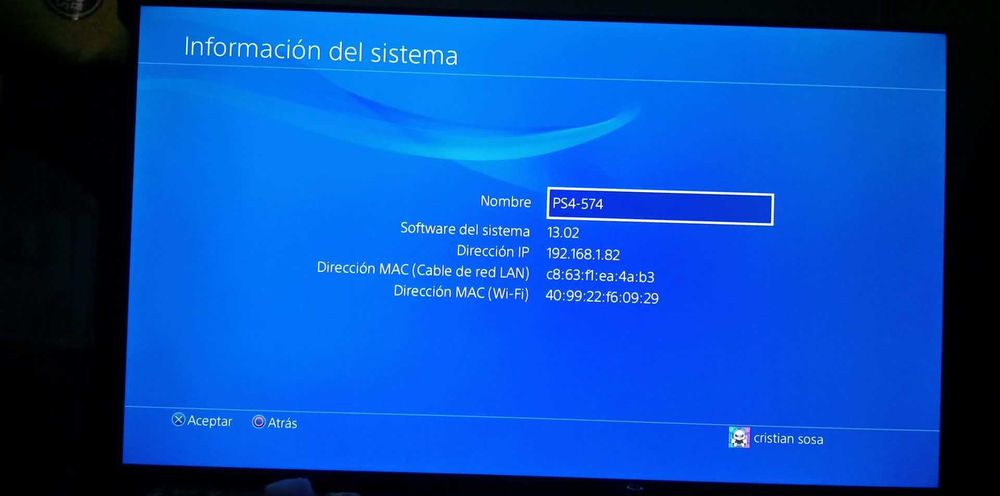 Ps4 1GB con 2 comando
