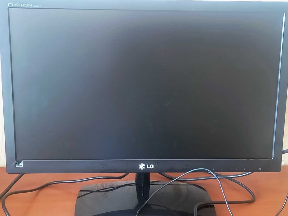 Продам в гарному стані монітор LG E2251 FLATRON