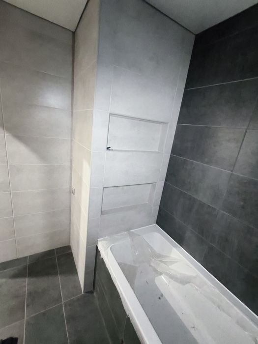 Простора 2 кімнатна квартира з ремонтом район Д