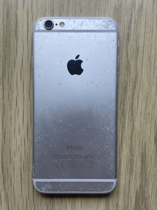 iPhone 6 de 64GB capacidade e Bateria com capacidade maxima de 100%