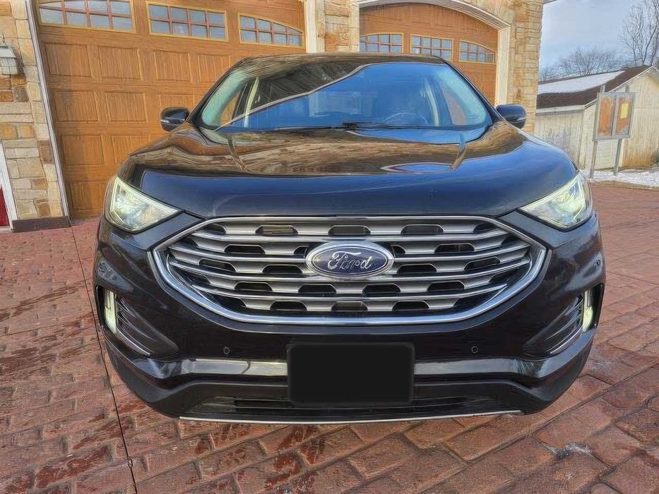 Ford Edge Titanium      2024