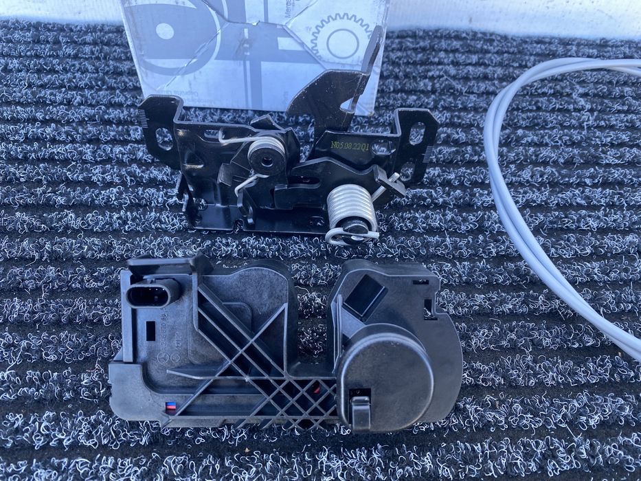 Замок трос капота W447 Vito V Class