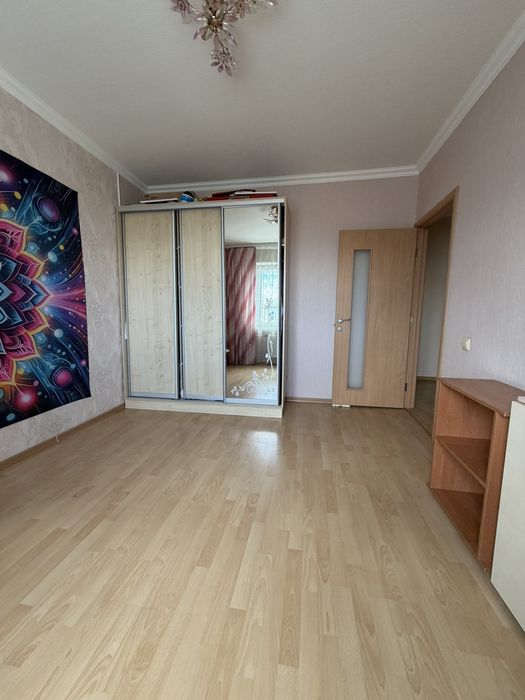 Продам 3-кімнатну квартиру в центрі міста - More