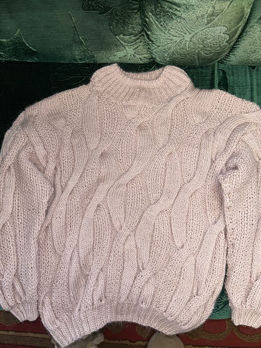 Вʼязаний светр ручної роботи