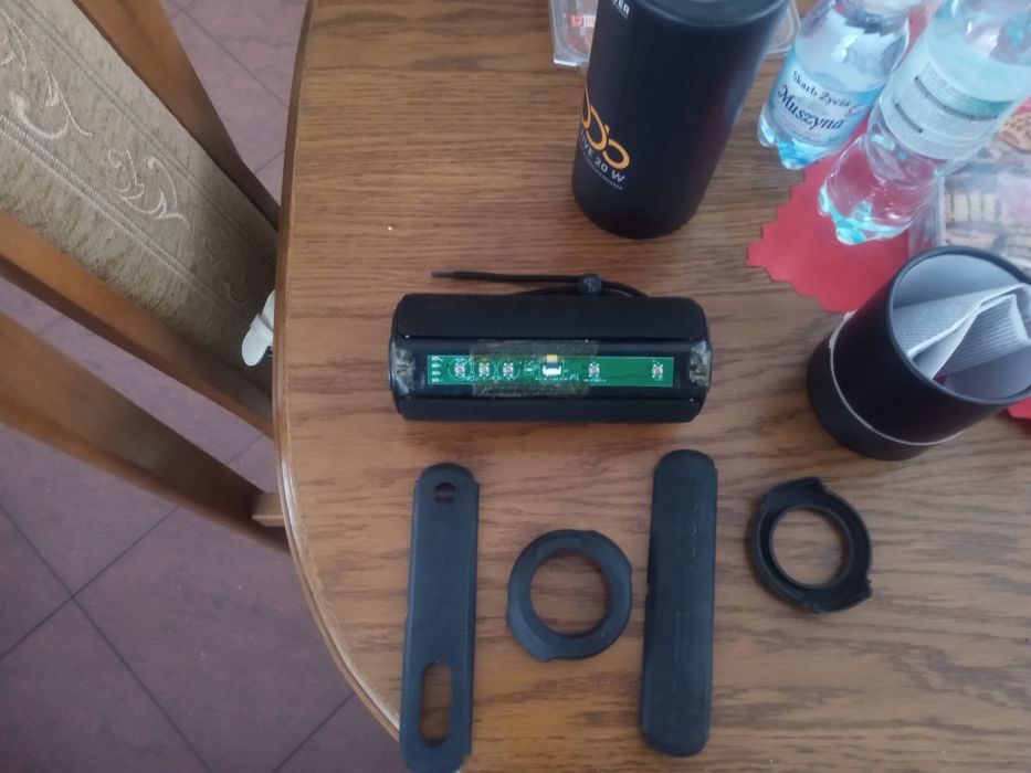 Głośnik JBl wodoszczelny