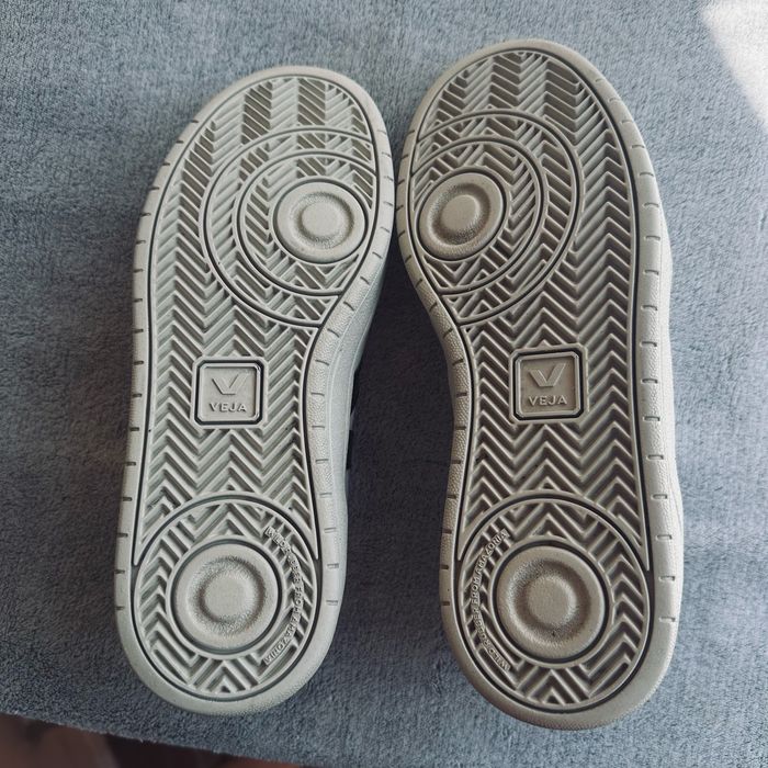 Кеды / кроссовки Veja V-10 Leather
