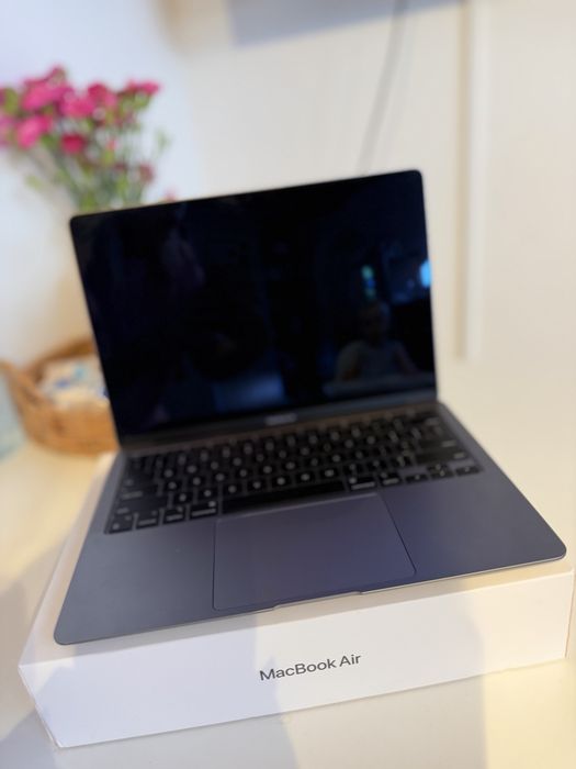 Apple Mcbook air 13