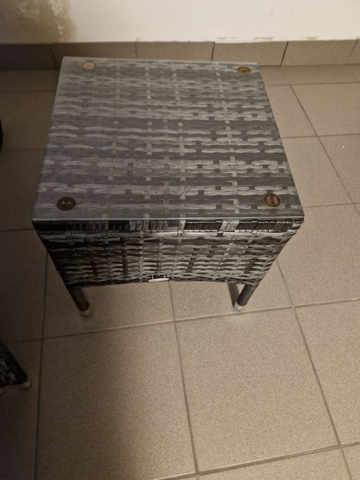 Leżak ze stolikiem
