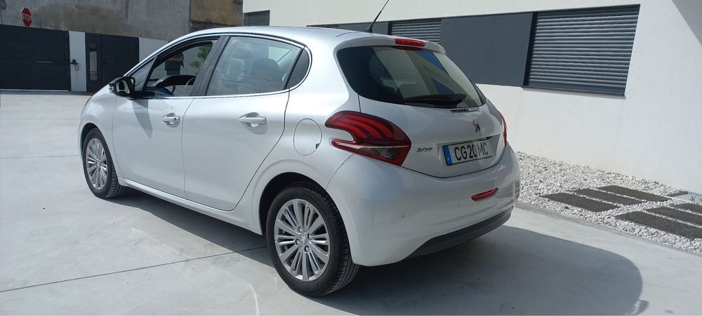 Peugeot 208 1.2 PureTech Allure