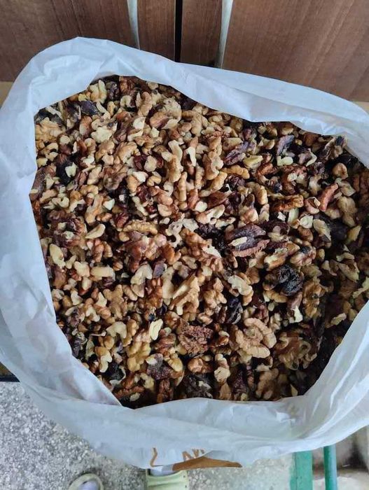 продаємо горіхи домашні по 1 кг недорого