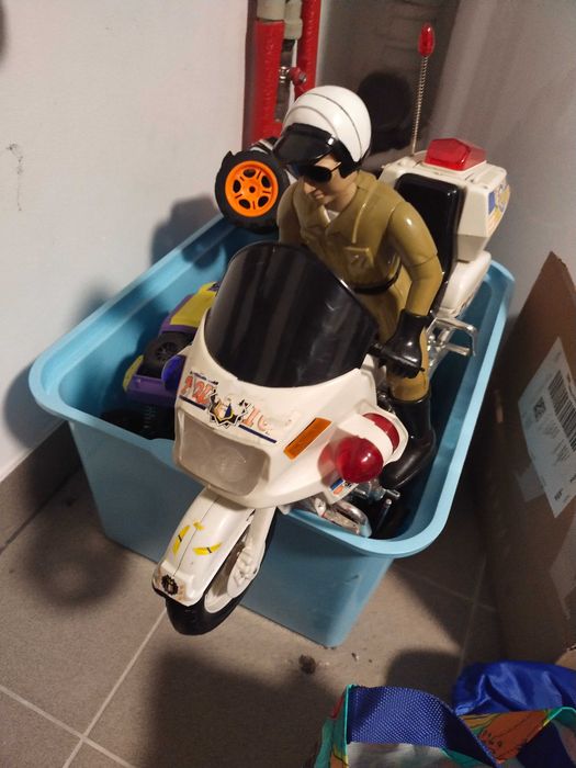 Zabawki dla chłopca, sterowane autka itp